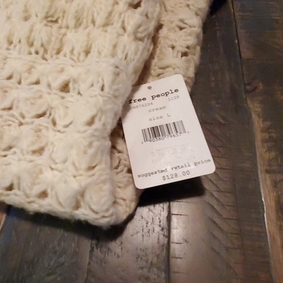 New Free People sweater - Picture 3 of 3